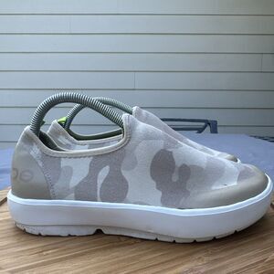 OOFOS OOmg eeZee Low Womens 8.5 Camo Slip On Recovery Shoes Comfort Sneakers